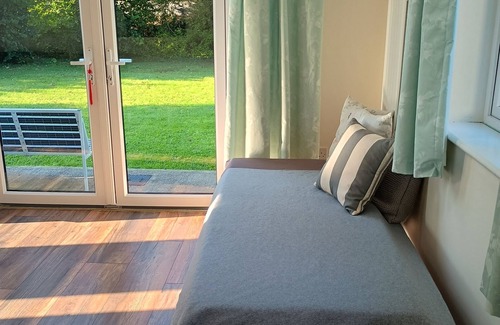 Carlow House | Charming 2-bedrooms suite with Hi Speed Wifi 1hr from Dublin near attractions