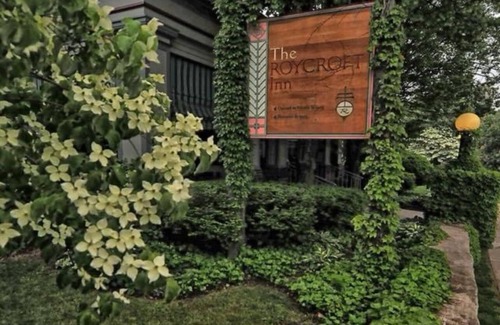 Buffalo Apartment | Charming 2-BR apartment with AC, WiFi and covered parking in lovely Buffalo!