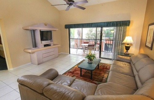 Florida Center Condo | Charming 2 BR condo with fitness rm, Jacuzzi, Full Kitchen, AC in lovely Orlando