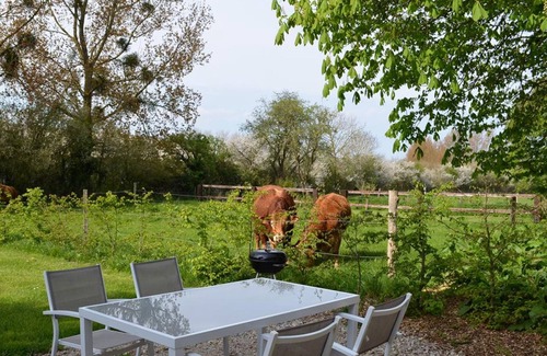 Sainte-Marie-du-Mont Cottage | Charming 2-Bed Cottage with Garden, Near Utah Beach, Sauna & On-Site Dining