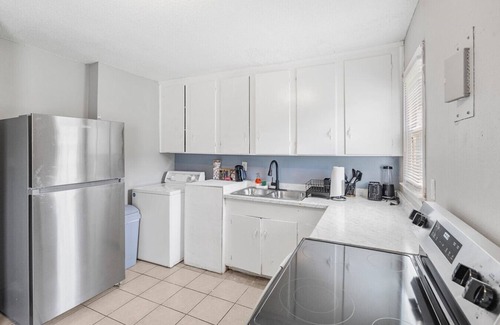 Mount Holly Apartment | Charming 2 King Bedroom Suite—in Downtown Mt Holly