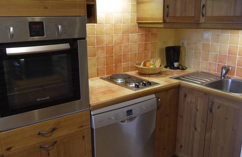 Meribel-Mottaret Apartment | Charming 2-room flat with terrace and new kitchen in the heart of Méribel, direct access to slopes