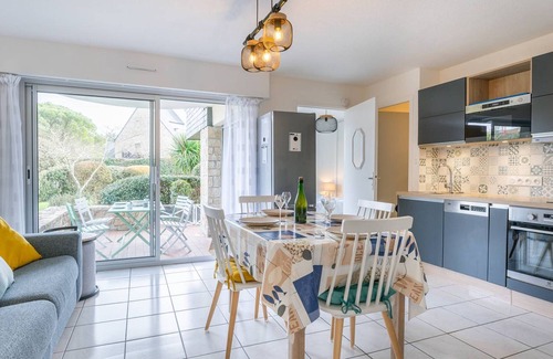 Carnac Apartment | Charming 2-Room Apt in Carnac – 500m from Beaches, Terrace, Parking, 3* Rating