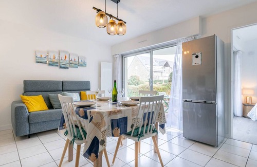 Carnac Apartment | Charming 2-Room Apt in Carnac – 500m from Beaches, Terrace, Parking, 3* Rating