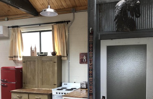 Ralston Apartment | Charming 2 room Studio in Private Setting near Cody