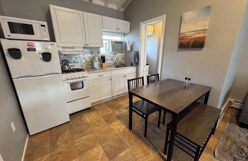 Point Pleasant Beach Condo | Charming 2BR 1BA Beach Condo with Parking Spot