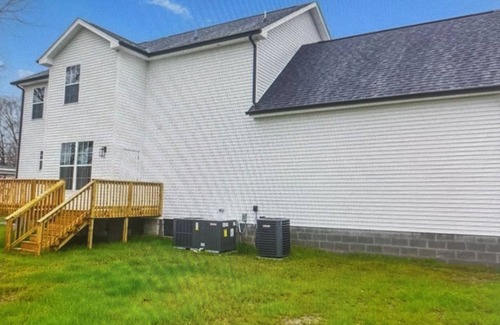 Suffolk House | Charming 2800 sq.ft 4-bedroom home with AC and WiFi in Suffolk
