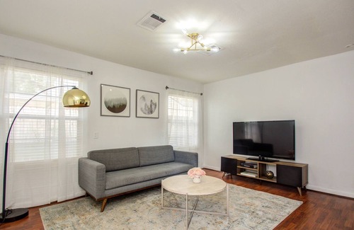 Spring Branch East House | Charming 2BD 1BTH Home in Peaceful Neighborhood