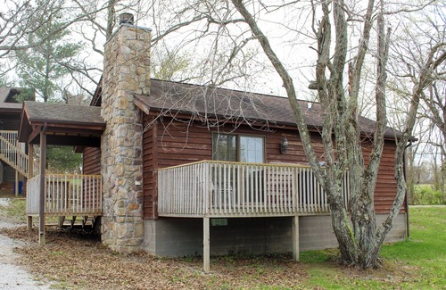 Makanda Cabin | Charming 2BR/1B cabin - Winetrail, SIU, Shawnee Forest, Giant City, Cedar Lake