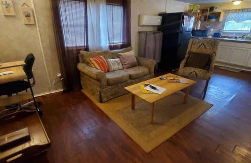 West Monroe House | Charming 2br/1ba in the heart of town