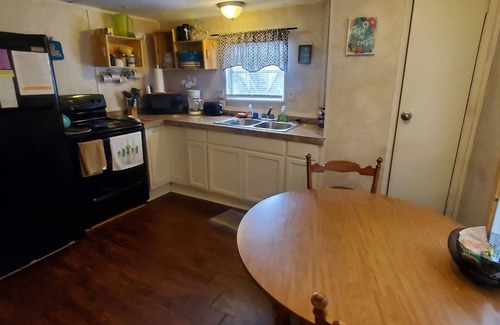 West Monroe House | Charming 2br/1ba in the heart of town