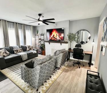 Sylvan Hills House | Charming 2BR 2BA 10 min DT Airport by LSP Homes