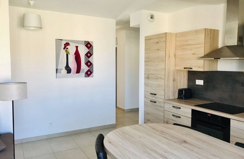 Algajola Apartment | Charming 2BR Apartment with Terraces, AC, Parking, Near Beach – Sleeps 5
