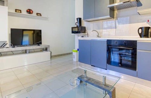 Sliema Apartment | Charming 2BR Apt with Balcony & city views, Sliema