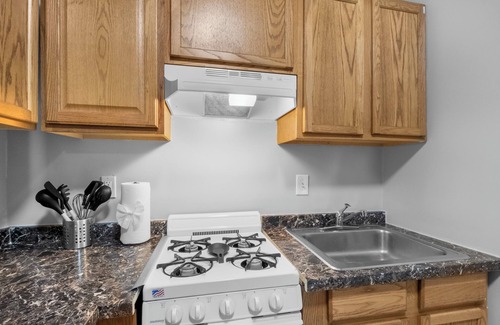Spruce Hill Apartment | Charming 2BR Near Drexel