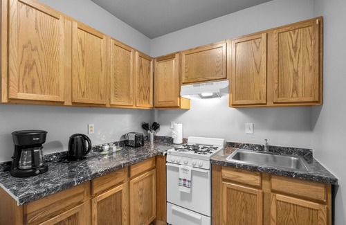 Spruce Hill Apartment | Charming 2BR Near Drexel