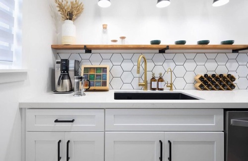 Grant Hill House | Charming 2BR Oasis w/Fire Pit & BBQ, Downtown SD