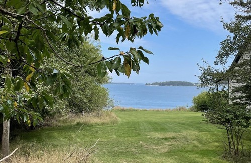 Seawall House | Charming, 2BR Oceanfront cottage with stunning views.