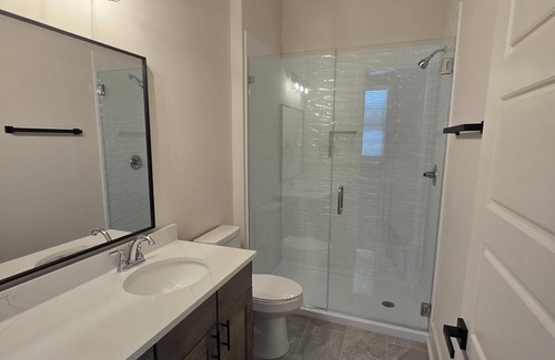 McMinnville Condo | Charming 2BR suite in McMinnville, perfect for families or groups!