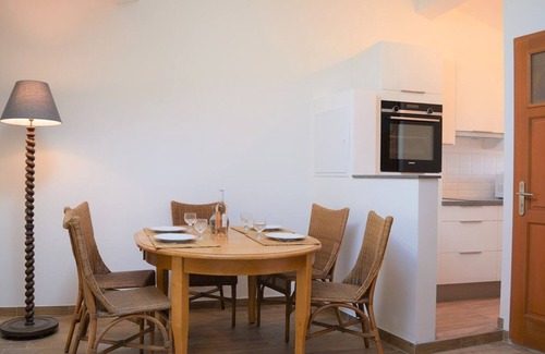 Bormes-Les-Mimosas Apartment | Charming 2P renovated, medieval heart, sleeps 4 - Bormes-les-Mimosas