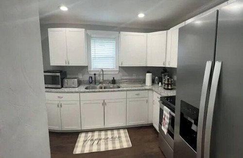 Portsmouth House | Charming 3-Bdrm Gem! Sleeps 6, Near Casino & All