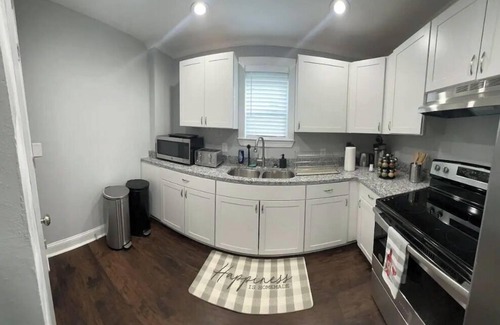 Portsmouth House | Charming 3-Bdrm Gem! Sleeps 6, Near Casino & All