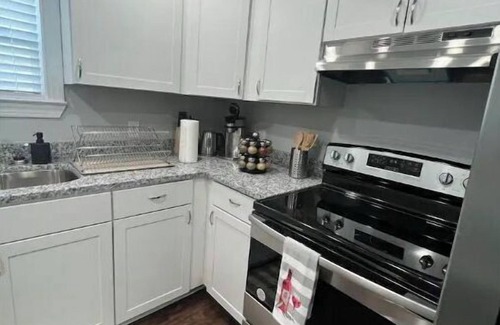 Portsmouth House | Charming 3-Bdrm Gem! Sleeps 6, Near Casino & All