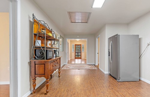 Montverde House | Charming 3-bdrm house. Spacious yard, plenty of parking, & a peaceful setting.