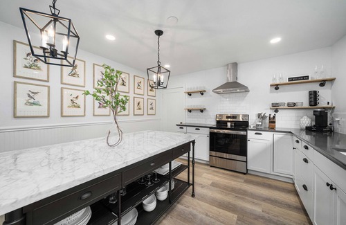 Carlton House | Charming 3 bdrm wine country "farmhouse" . Newly remodeled in downtown Carlton