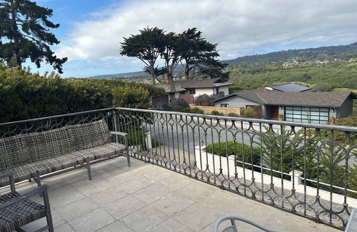 Carmel Meadows House | Charming 3-bedroom house in wonderful Carmel-by-the-Sea with WiFi