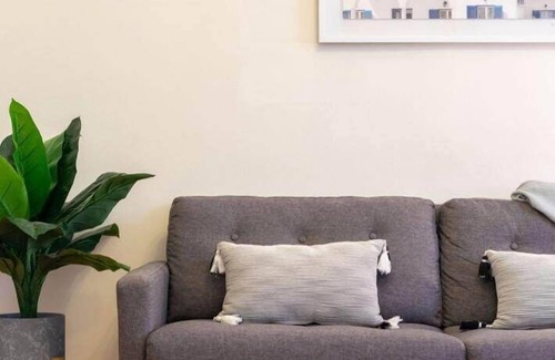 Exeter House | Charming! 3 Bed Garden by Beach