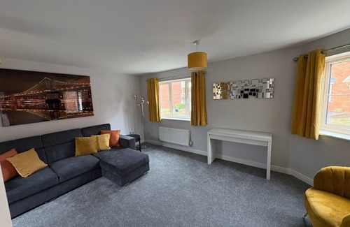 Hartwell House | Charming 3-bed house with Garden- Sleeps 7