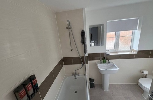 Hartwell House | Charming 3-bed house with Garden- Sleeps 7