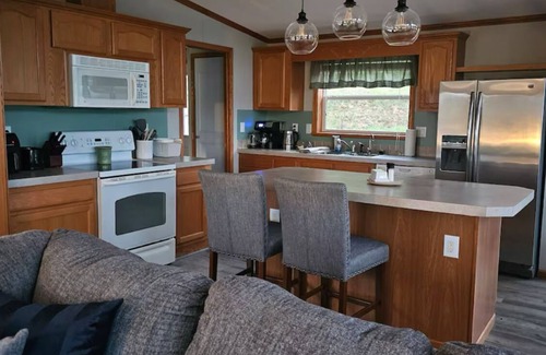 Richland Center Other | Charming 3-bedroom farmhouse in rural Richland Area with hot tub and A/C