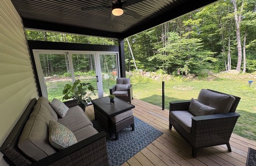 Rotterdam Junction House | Charming 3-bedroom house near Saratoga Springs. Creekside on 20 acres of forest.