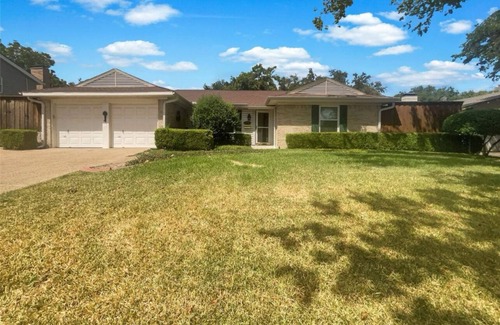 Farmers Branch House | Charming 3-bedroom house with a Pool vibe, and Parks in enjoyable Farmers Branch