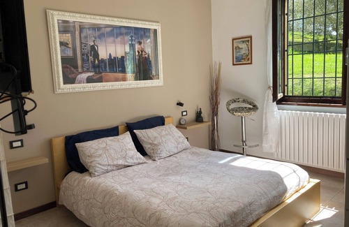 Cenate Sotto Bed & Breakfast | Charming 3-bedroom bed & breakfast in serene Cenate sotto with WiFi