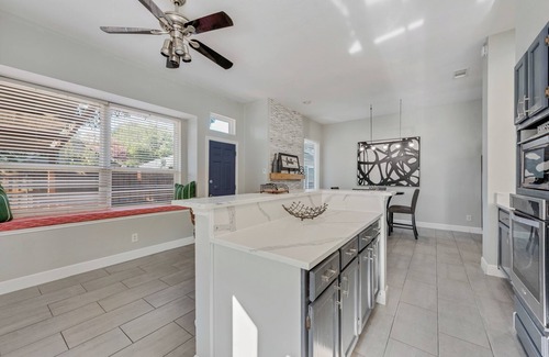 Grand Prairie House | Charming 3-bedroom house in wonderful Grand Prairie with Pool Table and Office