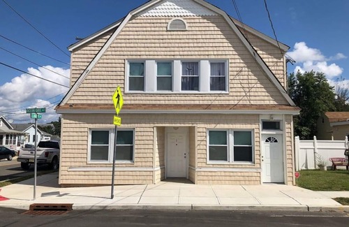 Bayville Apartment | Charming 3 Bedroom, 1 Bath, Ground floor, 2 blocks from Ocean Gate Beach