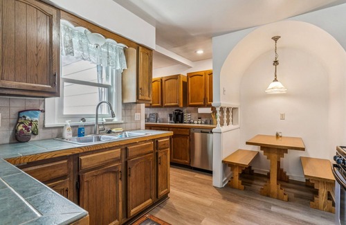 Tiffin House | Charming 3-bedroom/2 bath house in Tiffin with private and picturesque backdrop