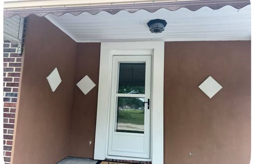 Goldsboro House | Charming 3-bedroom, 2 bathroom house with WiFi, AC in wonderful Goldsboro.