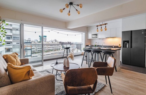 Barranco Apartment | Charming 3-bedroom apartment with rooftop pool in Barranco