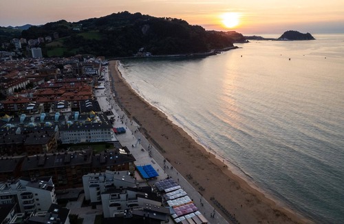 Zarautz Apartment | Charming 3-bedroom apartment in Zarautz, close to the beach