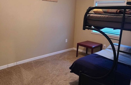 Fowler House | Charming 3-bedroom building with WiFi, AC in enjoyable West Point