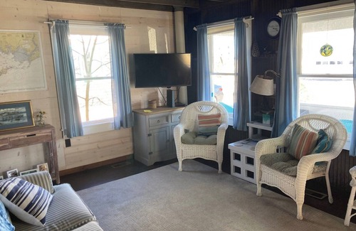 Groton Long Point Cottage | Charming 3-bedroom beach cottage on Groton Long Point with water views