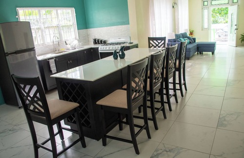 Roseau House | Charming 3-bedroom bungalow with AC, WiFi and on property parking. Sleeps 6
