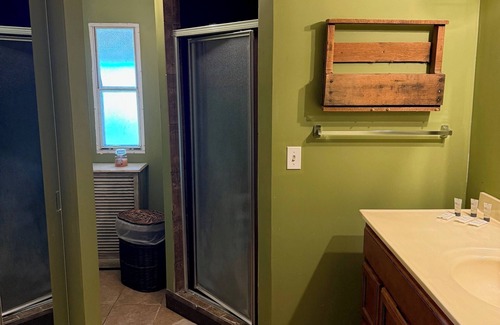 Twin City Cabin | Charming 3-bedroom cabin with WiFi and AC in peaceful Twin City, GA