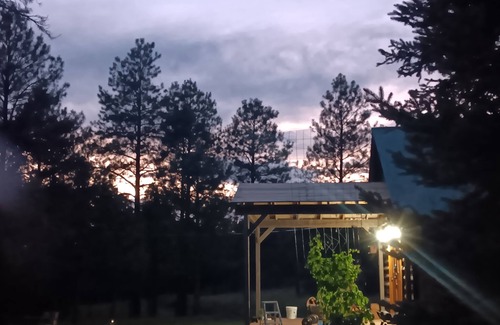Blue Cabin | Charming 3-bedroom cabin with WiFi, AC in serene Luna on 150 acres of private