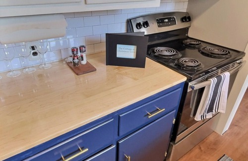 Southport Cottage | Charming 3-bedroom cottage in Southport with water views and close to Boothbay.