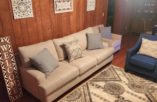 Sylvester Cottage | Charming 3-bedroom cottage in Sylvester with AC and WiFi